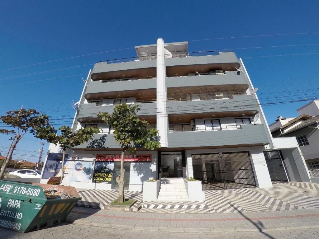 Ed Karine Praia de Bombas room 1