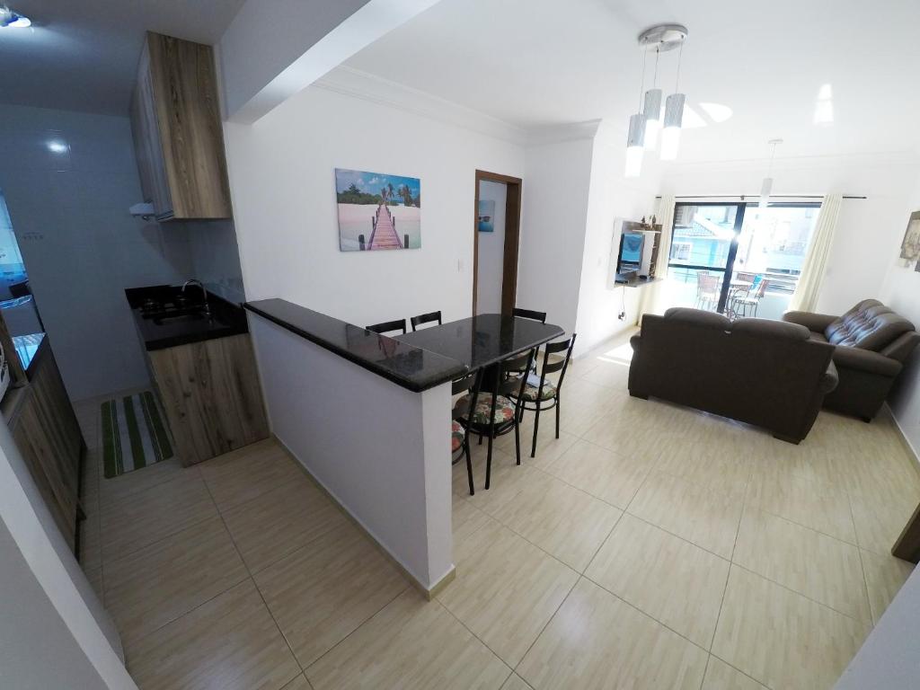 Ed Karine Praia de Bombas room 3