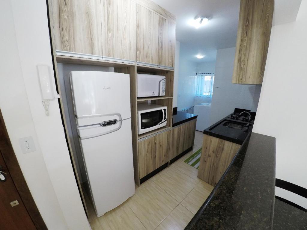 Ed Karine Praia de Bombas room 4